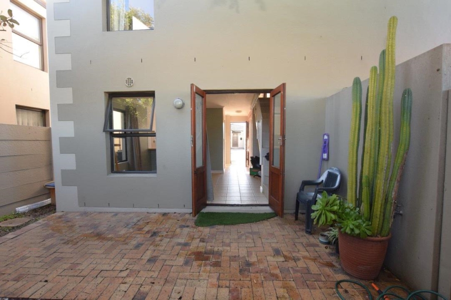 2 Bedroom Property for Sale in Parklands Western Cape